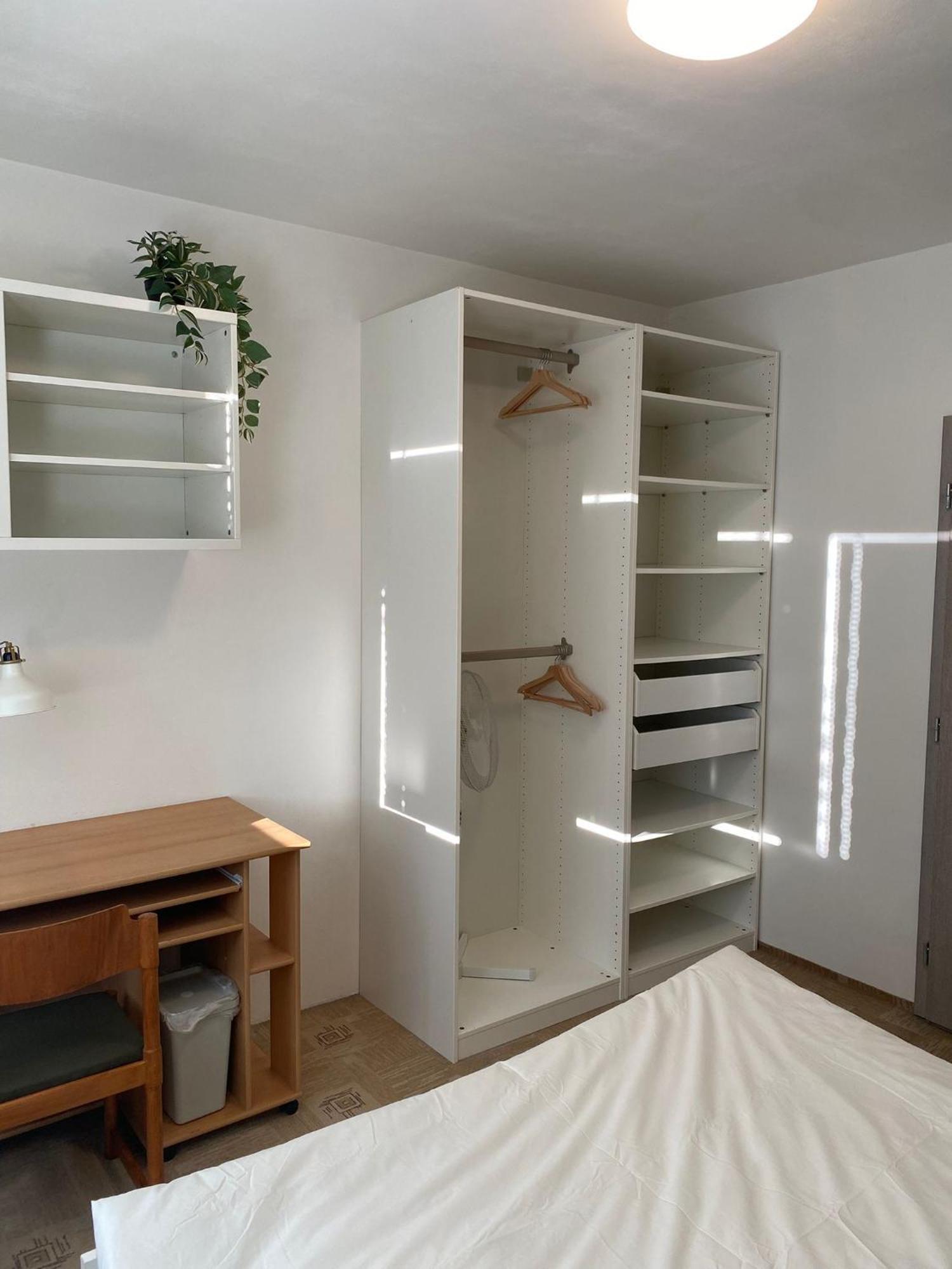 Cozy, Bright Room With Free Parking Pressburg Exterior foto